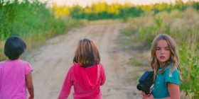 Key-Image-Kids-are-all-right-Dogs-On-A-Beach-Key-Image-Photo-by-Spencer-Gilley-280x140