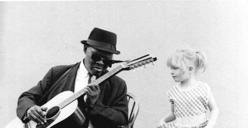 Harlem-Street-Singer-Key-Image-Photo-by-Alice-Ochs-Getty-Images--580x300